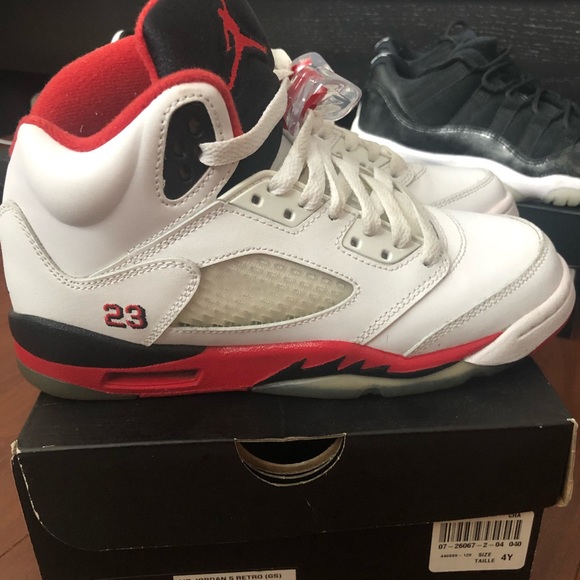 Air Jordan’s 5 fire reds - Picture 3 of 8